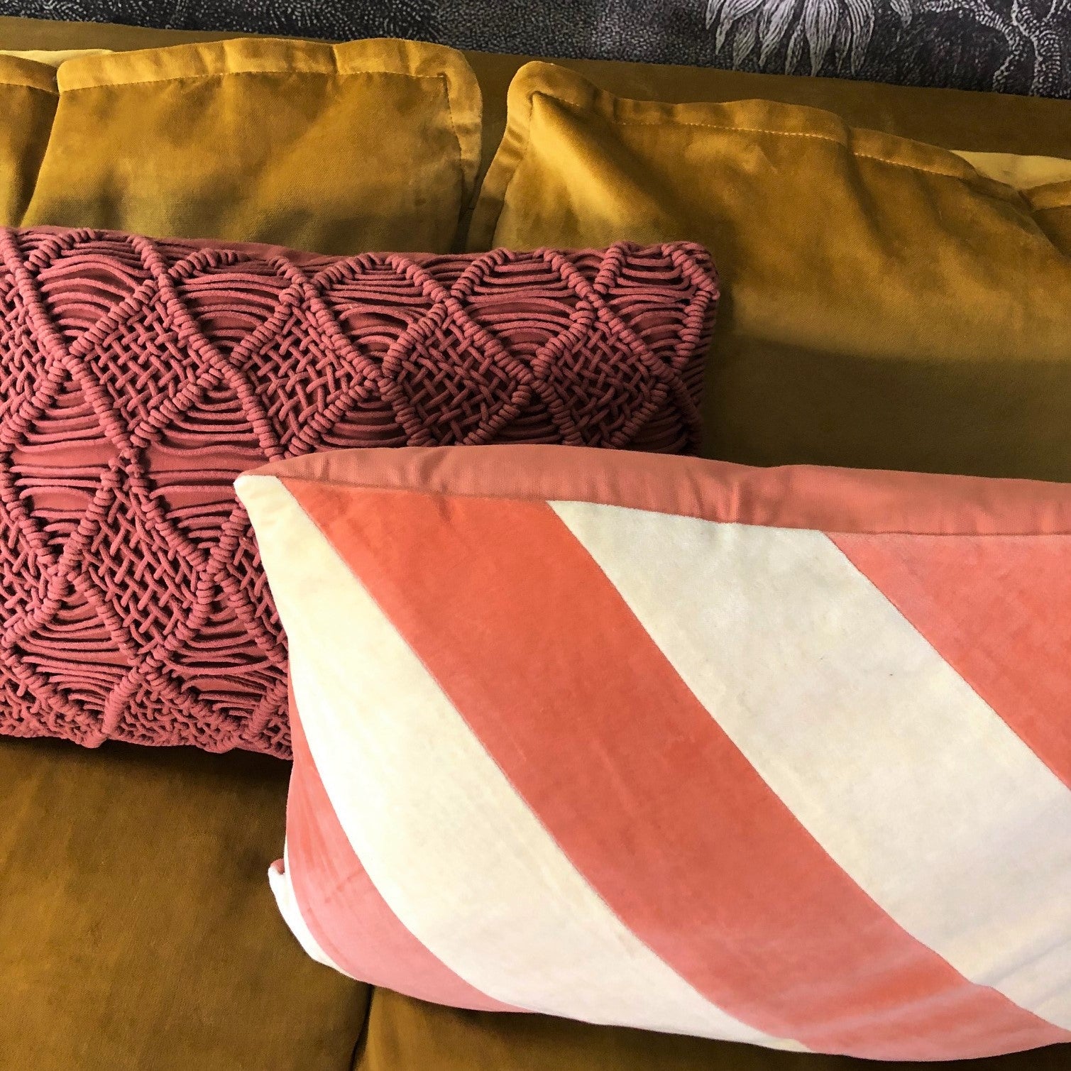 Macramé throw pillow - coral - Image 3